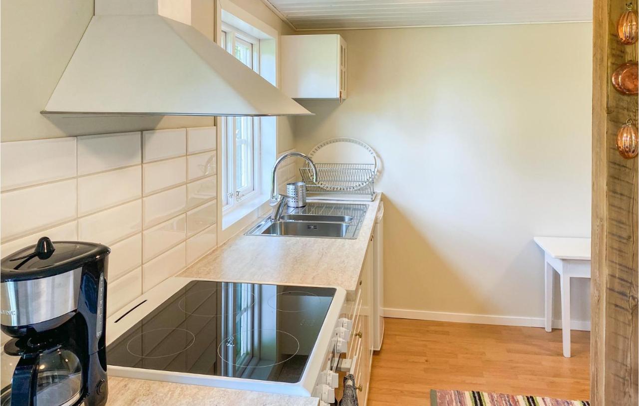 Amazing Home In Faerjestaden With Kitchen Εξωτερικό φωτογραφία