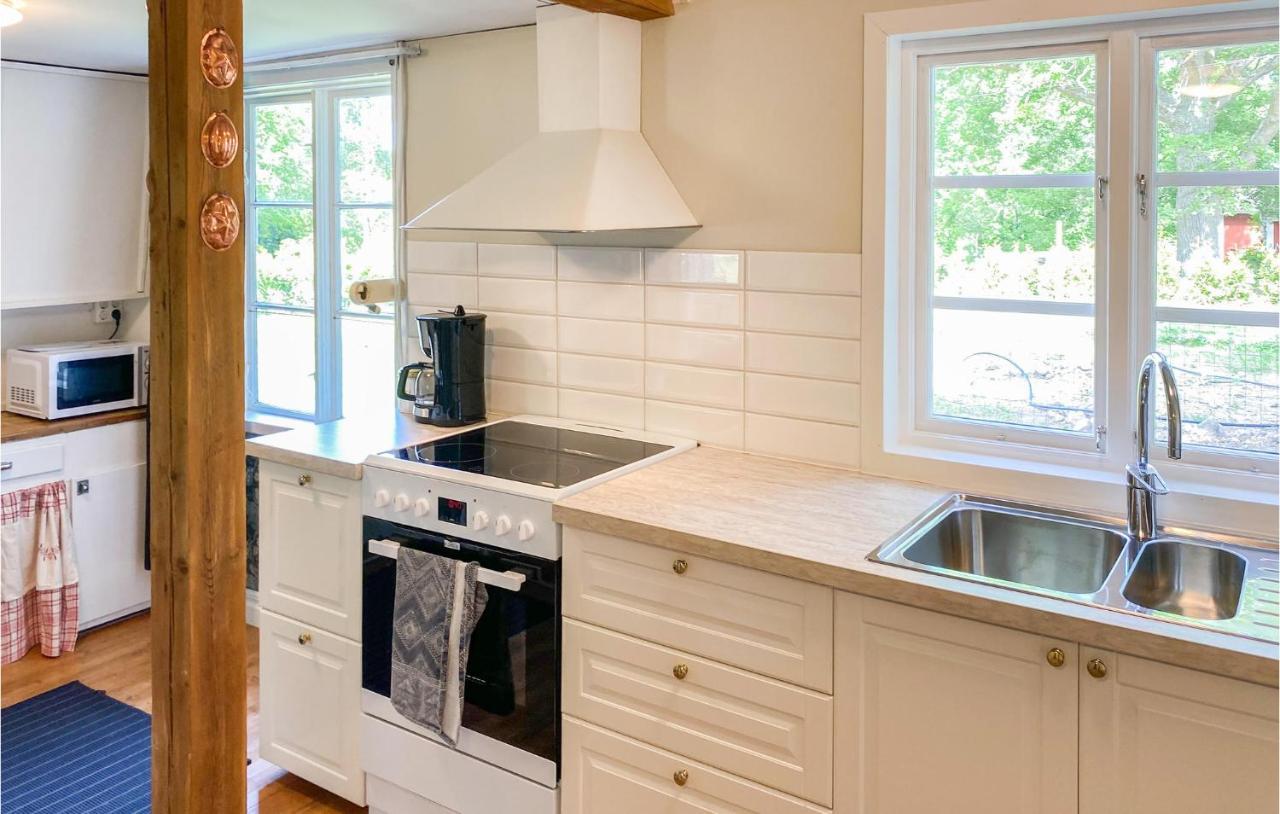 Amazing Home In Faerjestaden With Kitchen Εξωτερικό φωτογραφία